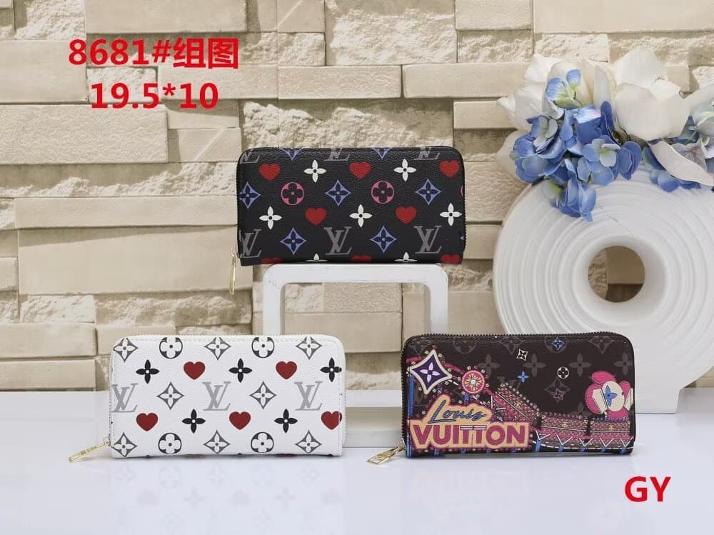 Louis Vuitton 8681 Monogram Hearts Zippy Wallet